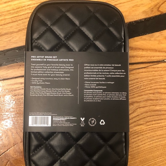 QUO: Limited Holiday Edition Pro Brush Set - 7 Synthetic Cruelty-Free Makeup - Picture 3 of 8